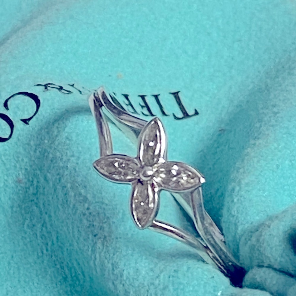 💎Tiffany &Co Victorian Diamond Platinum Flower Ring